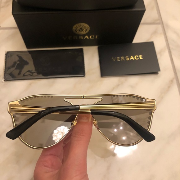 🔥NEW CRYSTAL VERSACE MIRRORED SUNGLASSES 🔥 - Picture 2 of 15